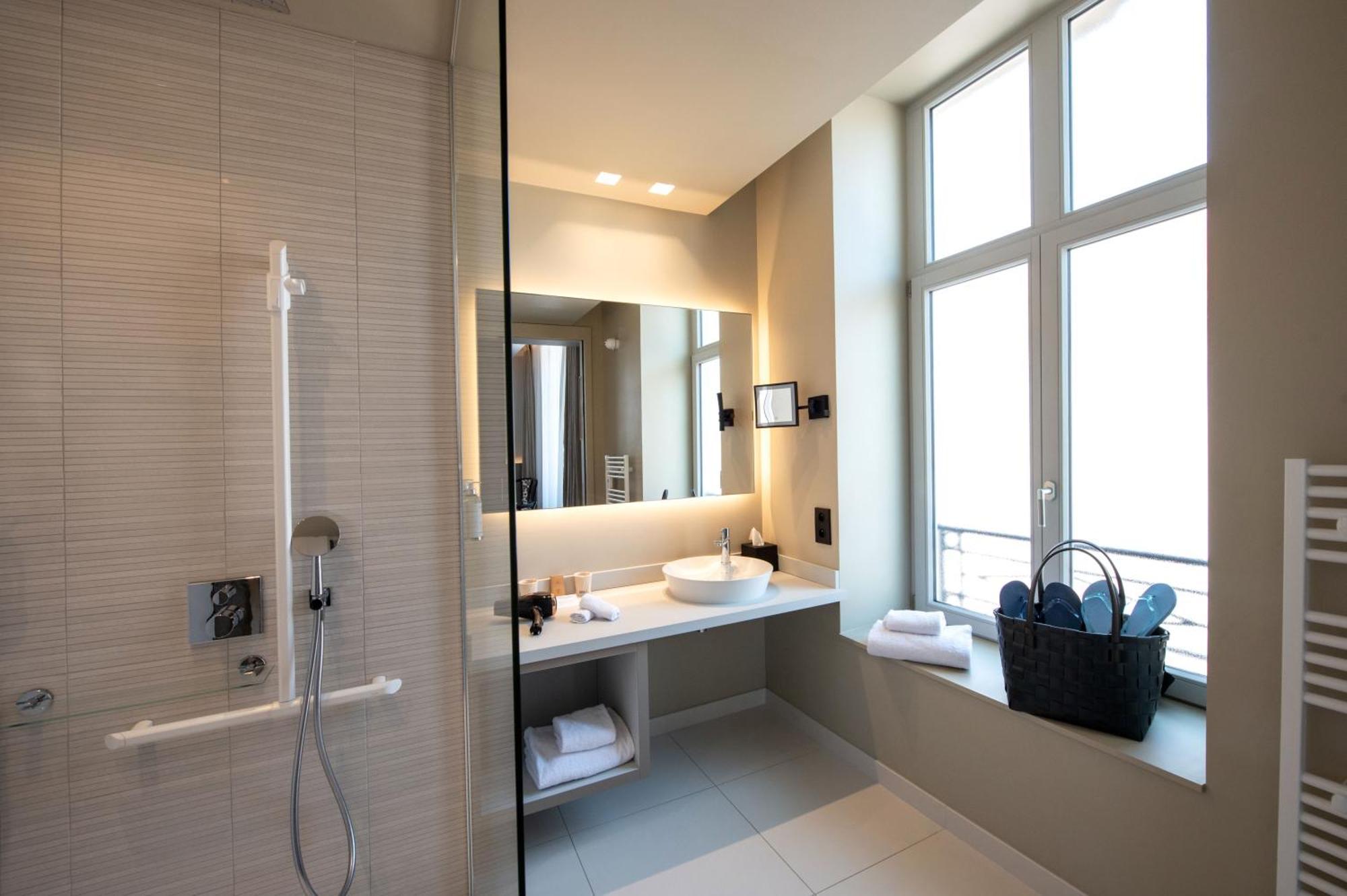 Best Western Premier Le Chapitre Hotel And Spa Remiremont Esterno foto