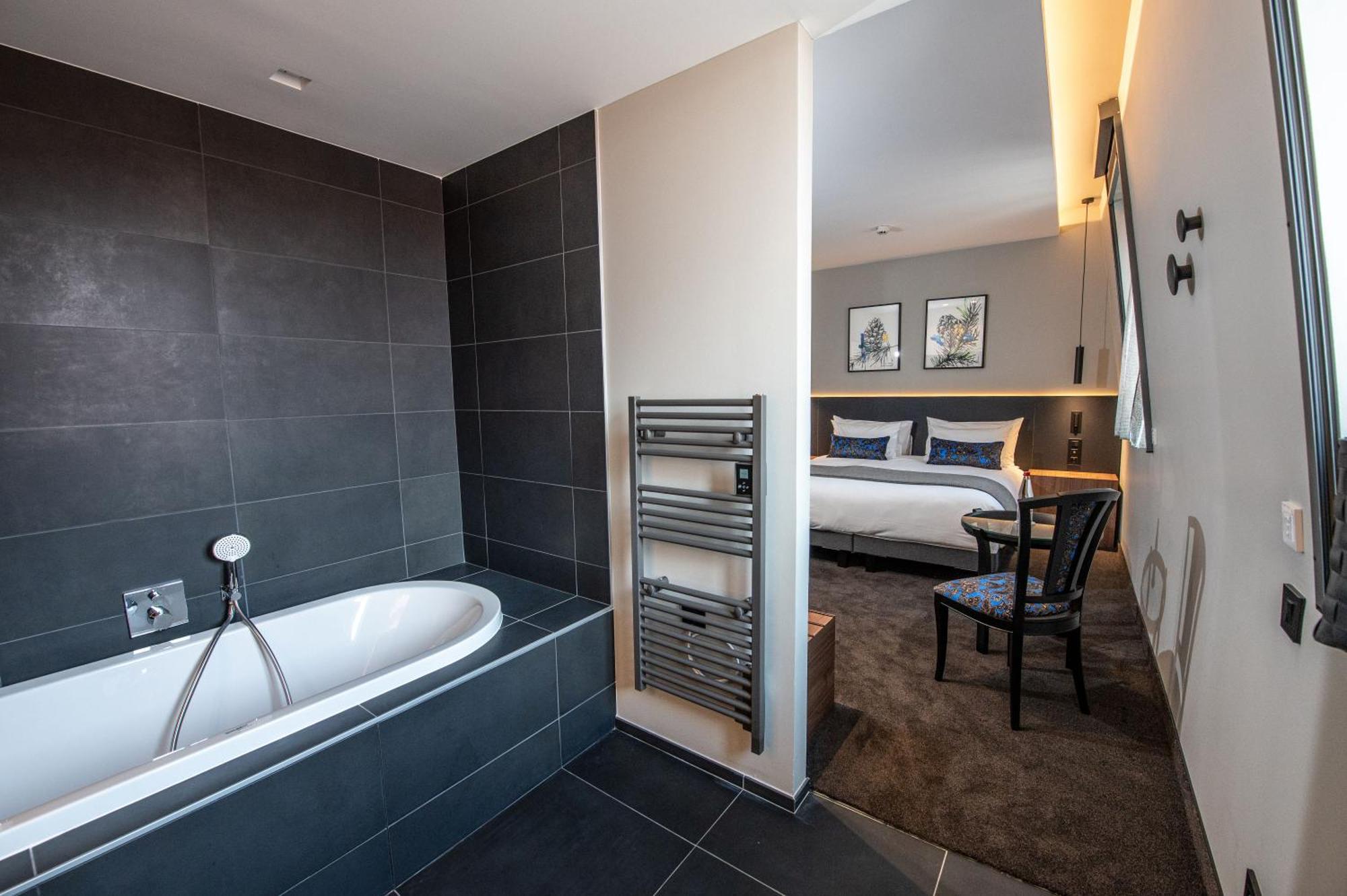 Best Western Premier Le Chapitre Hotel And Spa Remiremont Esterno foto
