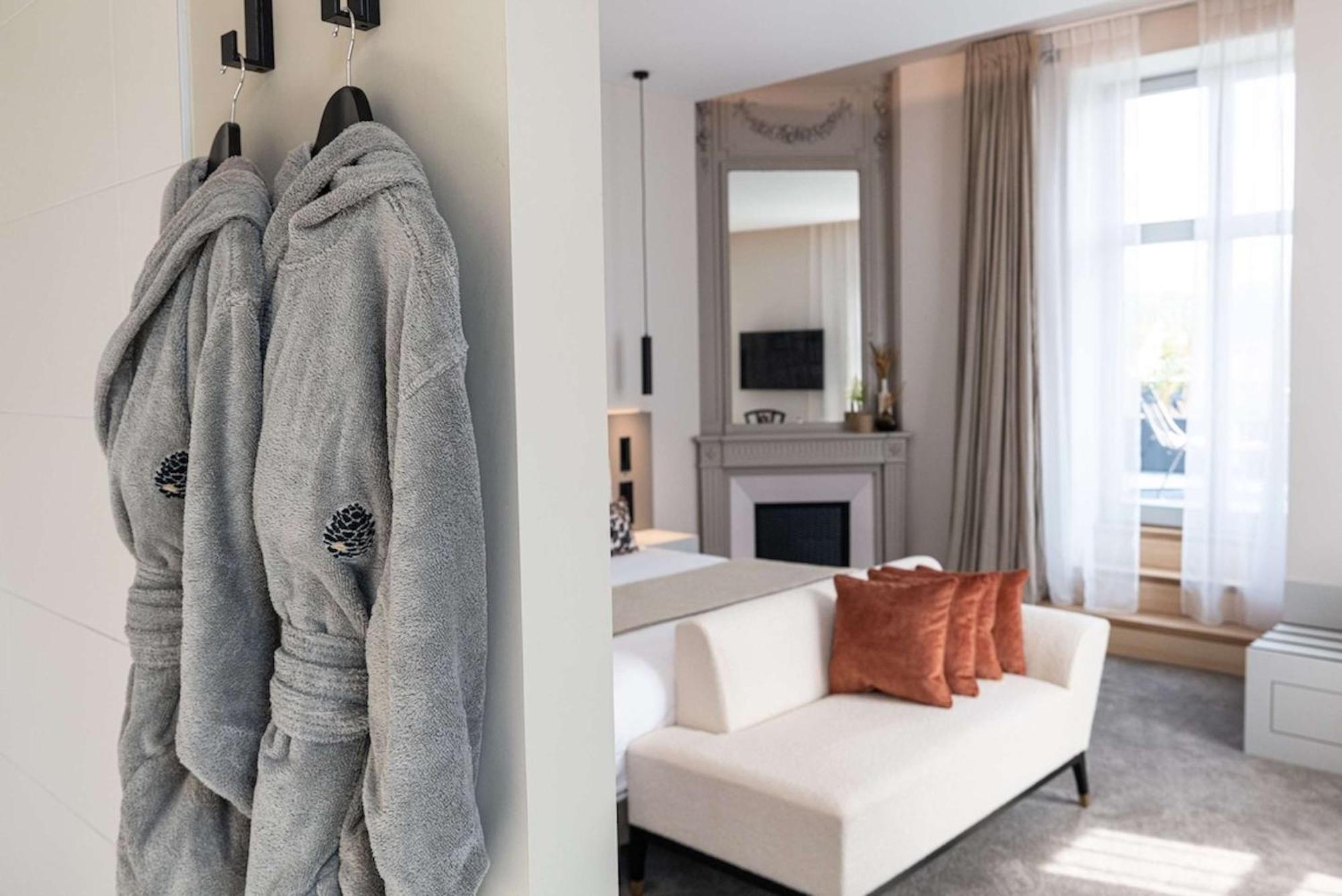 Best Western Premier Le Chapitre Hotel And Spa Remiremont Esterno foto