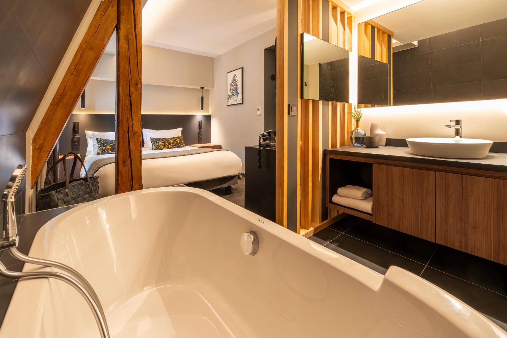 Best Western Premier Le Chapitre Hotel And Spa Remiremont Esterno foto