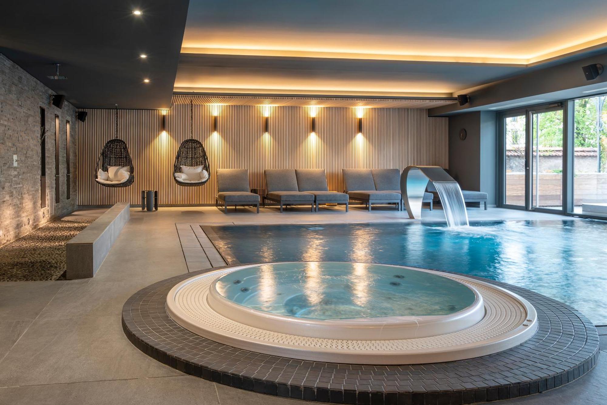 Best Western Premier Le Chapitre Hotel And Spa Remiremont Esterno foto