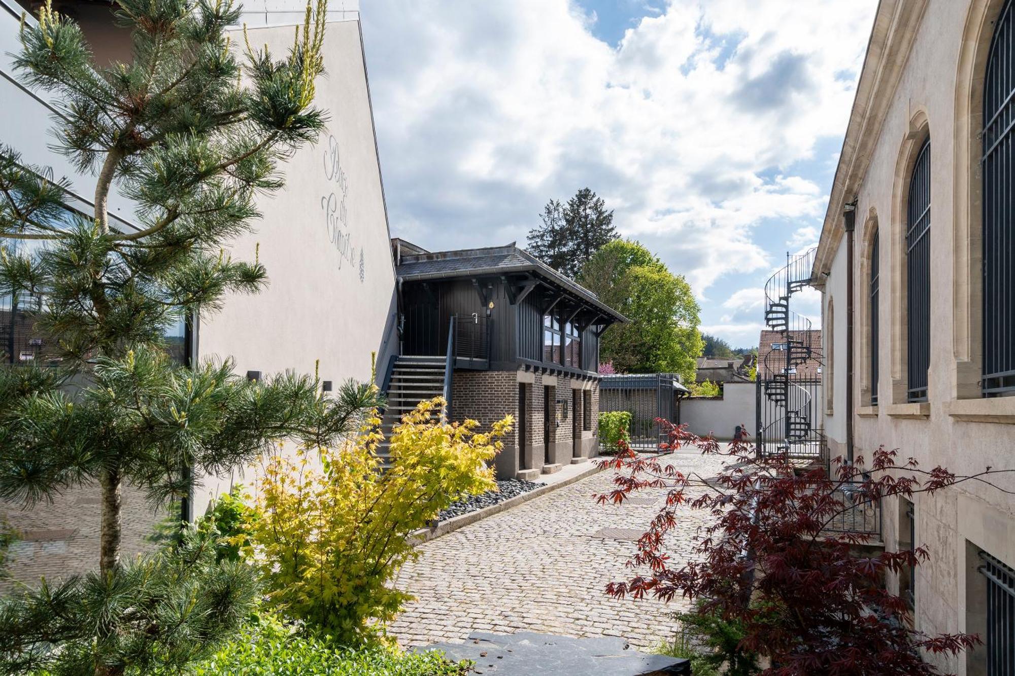 Best Western Premier Le Chapitre Hotel And Spa Remiremont Esterno foto